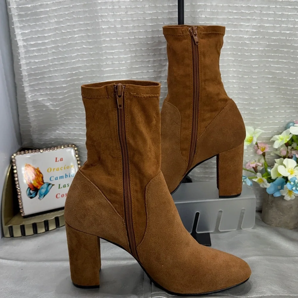 (H3) Chinese Laundry Tan Suede Ankle Boots,Size 40/9USA